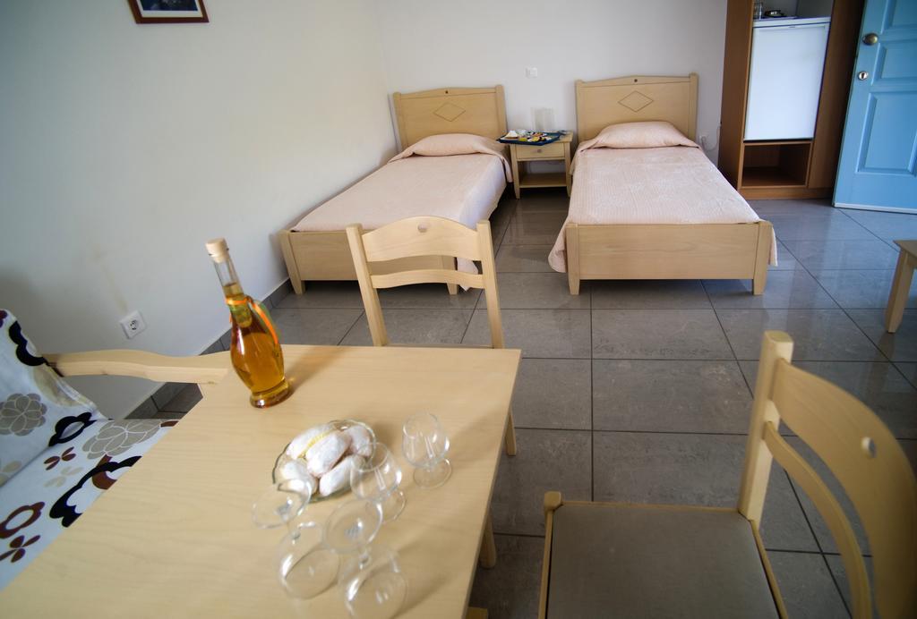 Aiolos Hotel Menites Экстерьер фото
